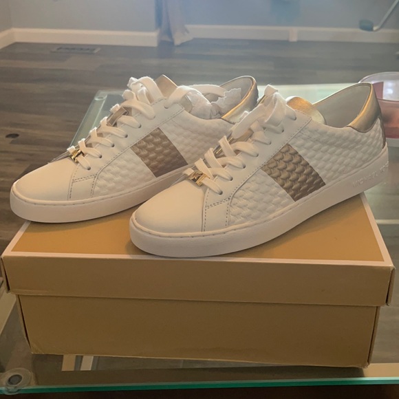 Michael Kors Colby Sneaker - Picture 1 of 3